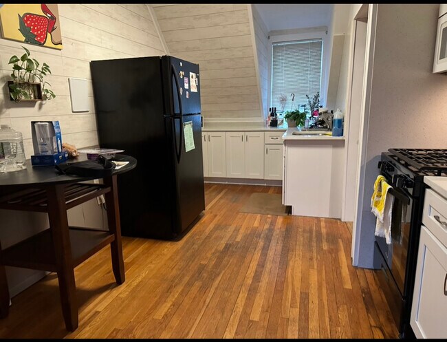 Building Photo - 71 Garfield St