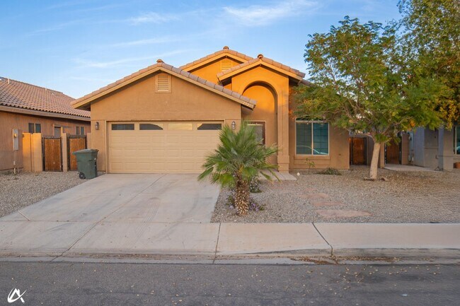 Building Photo - 2523 S 41st Ave
