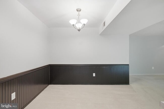 Building Photo - 7761 Inversham Dr