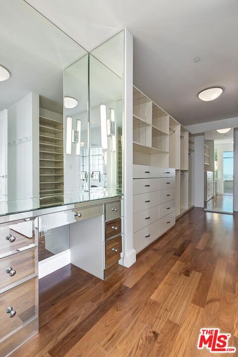 Building Photo - 1 W Century Dr