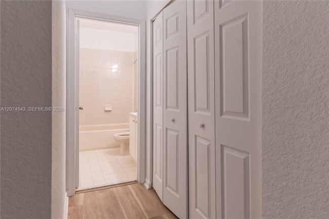 Building Photo - 1410 S Santa Catalina Cir