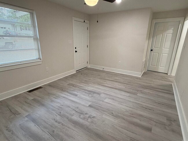 Building Photo - 809 Palmer Ave