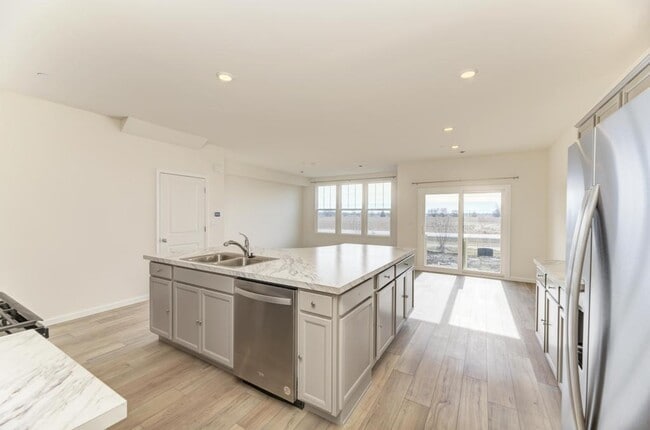 Building Photo - 5956 Hawkweed Dr