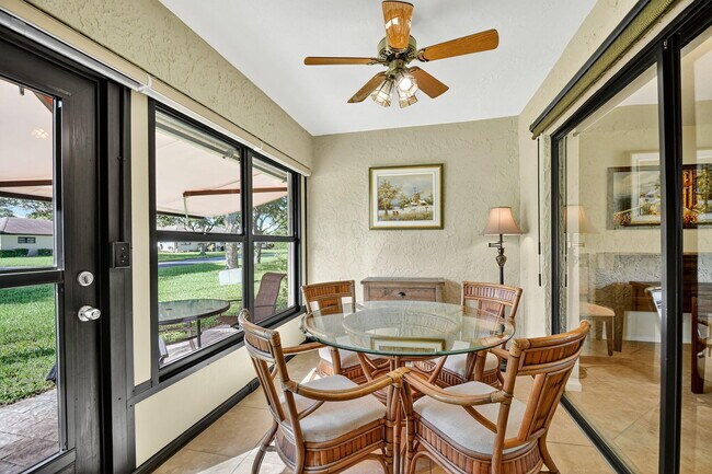 Building Photo - 4677 Robinwood Cir
