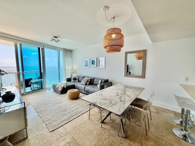 Building Photo - 17001 Collins Ave