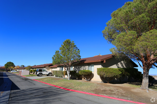 Building Photo - Gateway Villa Apartments