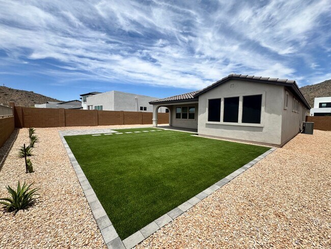Building Photo - BRAND NEW HOME IN ALORAVITA IN PEORIA