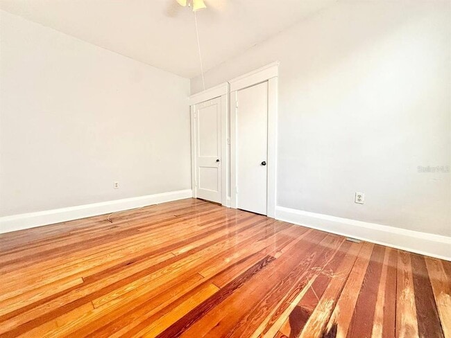 Building Photo - 607 S Willow Ave