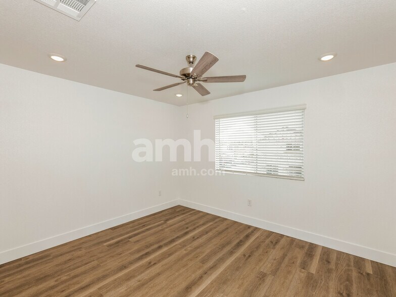 Building Photo - 9591 Marchmont Rd