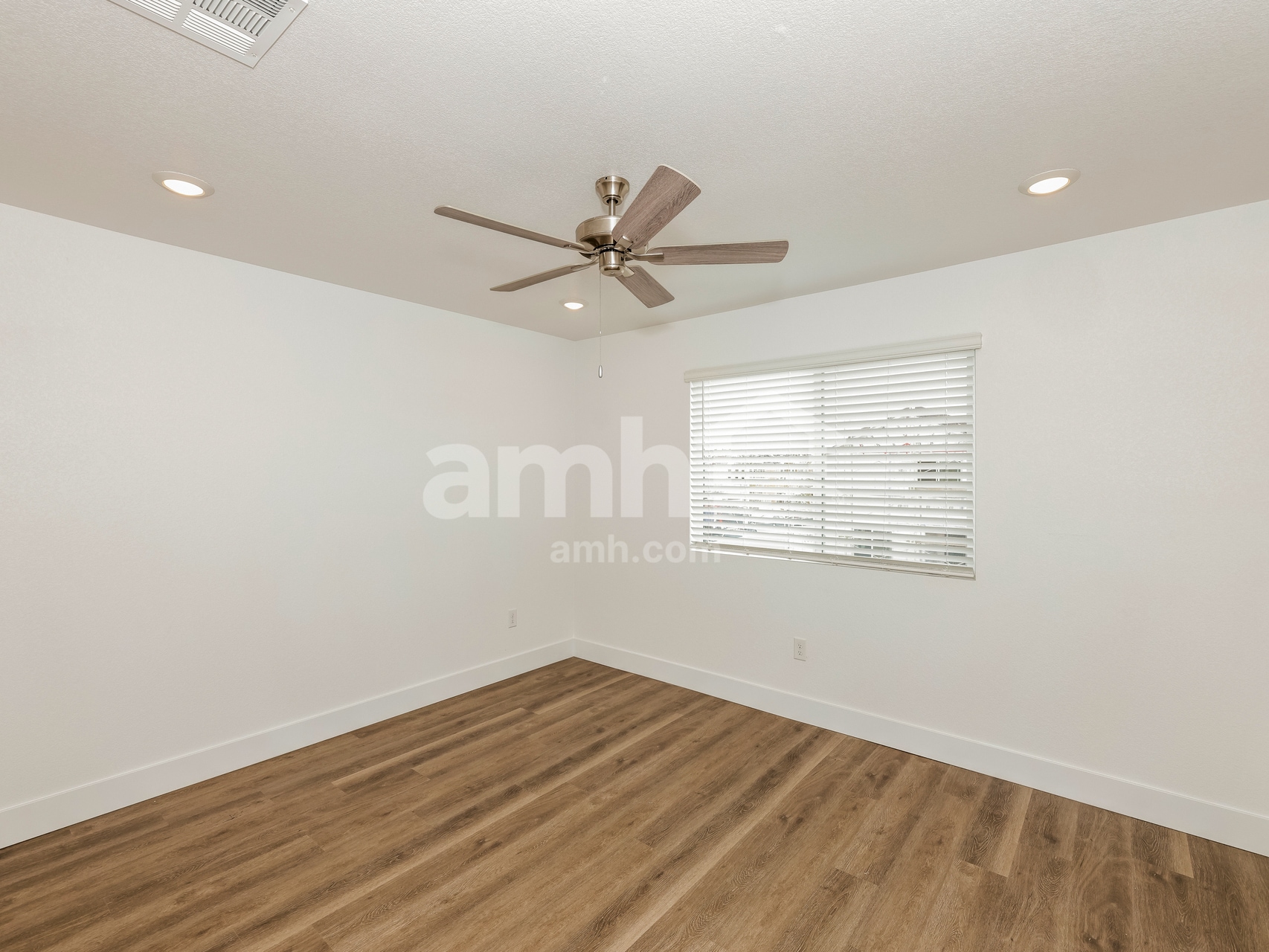 Building Photo - 9474 Aldersyde Dr