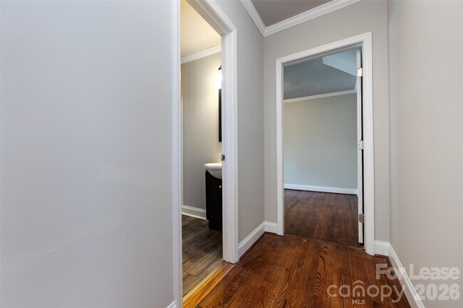 Building Photo - 1225 Kennon St