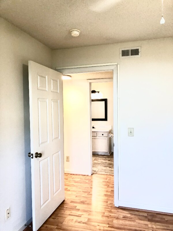 Building Photo - 803 Moultrie Ct