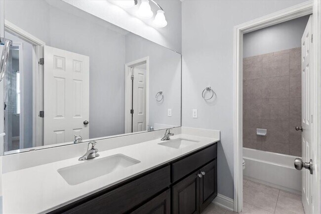 Building Photo - 5112 Globe Mallow Dr
