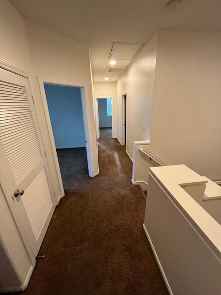 Building Photo - 4300 Newton Ave