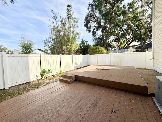 Building Photo - 2223 Amherst Ave