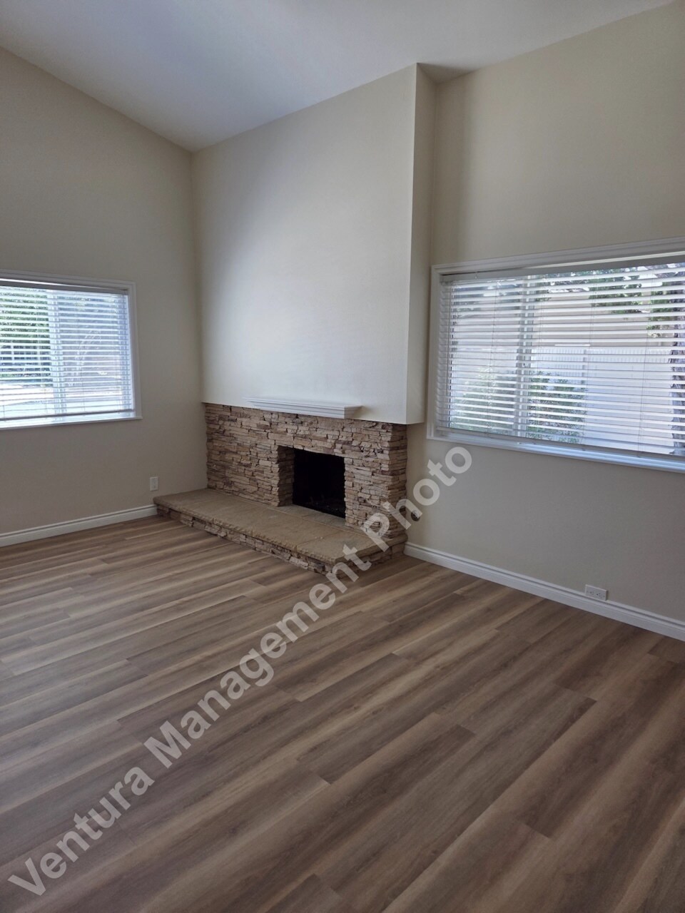 Building Photo - 5665 Meadow Vista Way