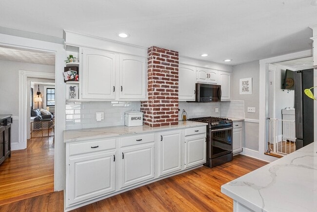 Building Photo - 1079 Shirley St