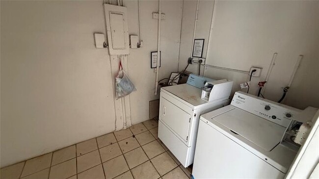 Building Photo - 4061 NW 9th Ave