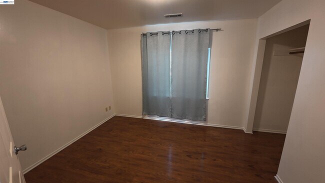 Building Photo - 1418 15th Ave
