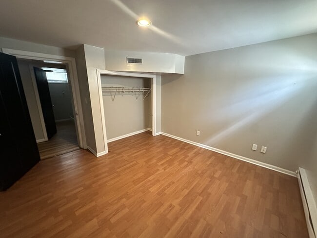 Building Photo - 2108 Oxford St