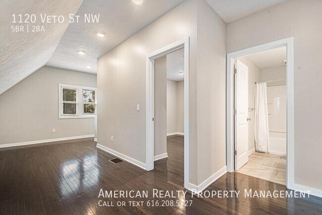 Building Photo - 1120 Veto St NW