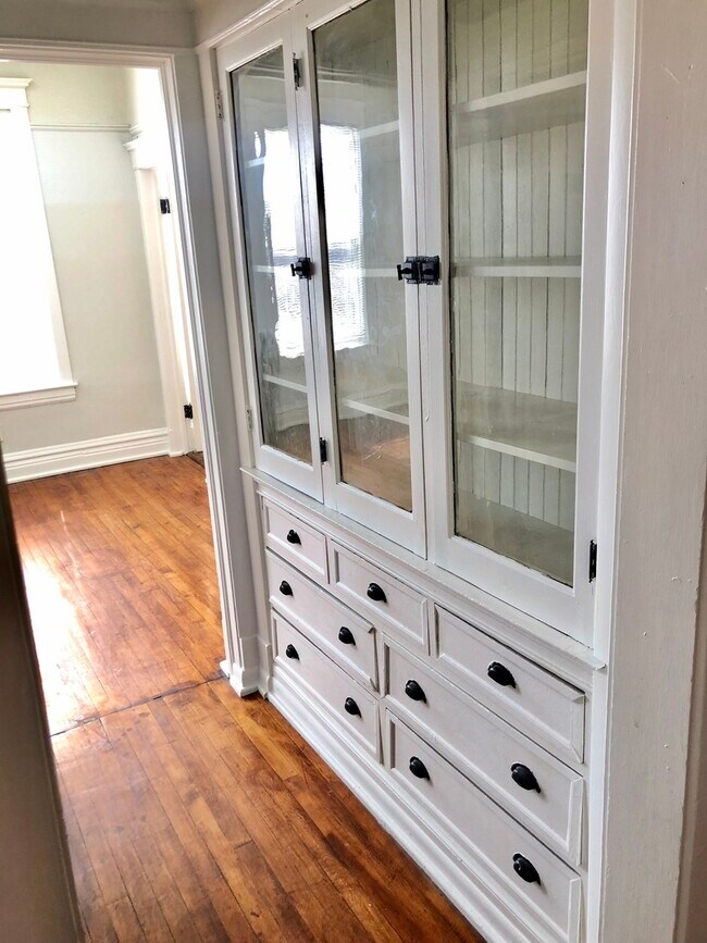 Building Photo - 2606 S St Louis Ave