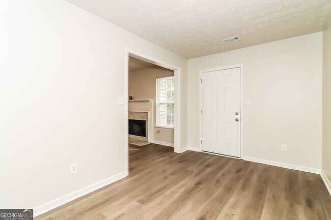 Building Photo - 129 Rosewood Dr