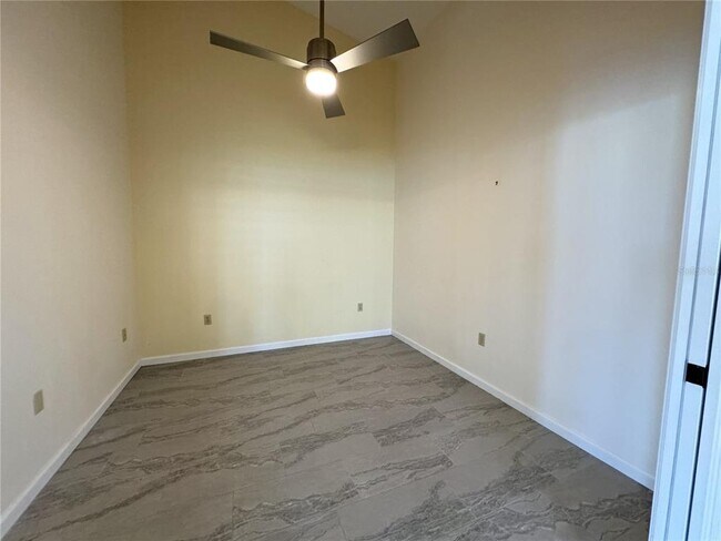 Building Photo - 1005 Pelican Ct