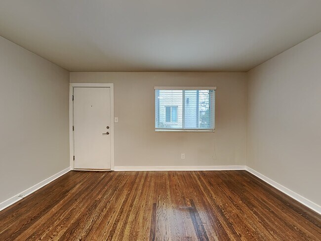 Building Photo - 880 N Highland Ave NE