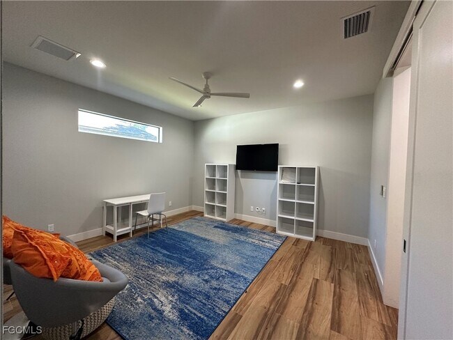 Building Photo - 4402 Chiquita Blvd S