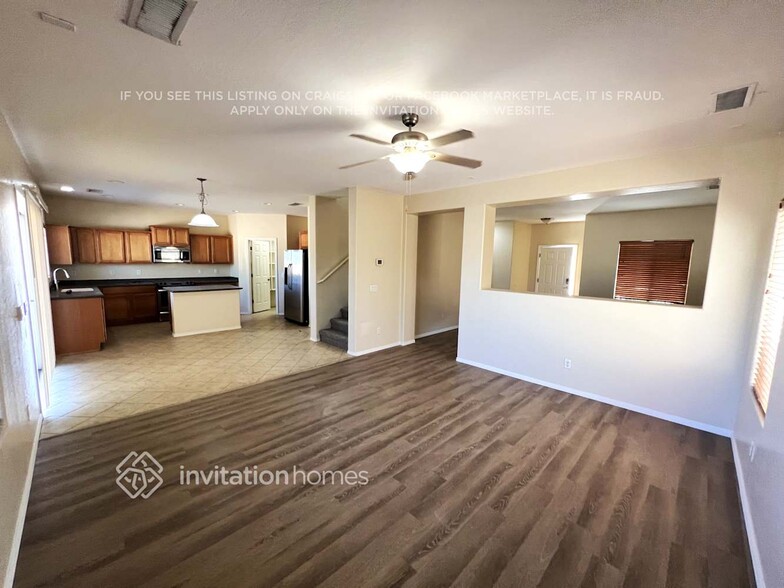 Building Photo - 41552 N Salix Dr