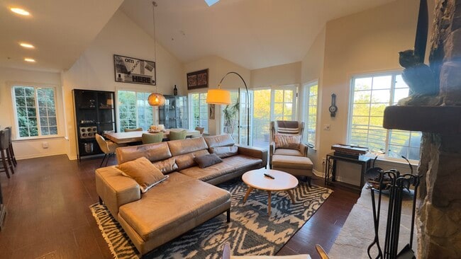 Building Photo - 20641 Medley Ln