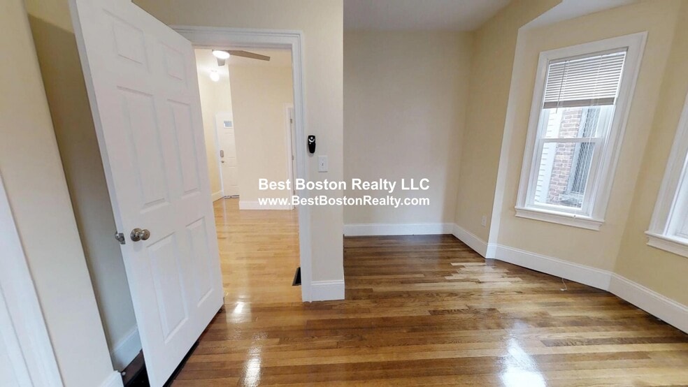 Building Photo - 8 Claremon St