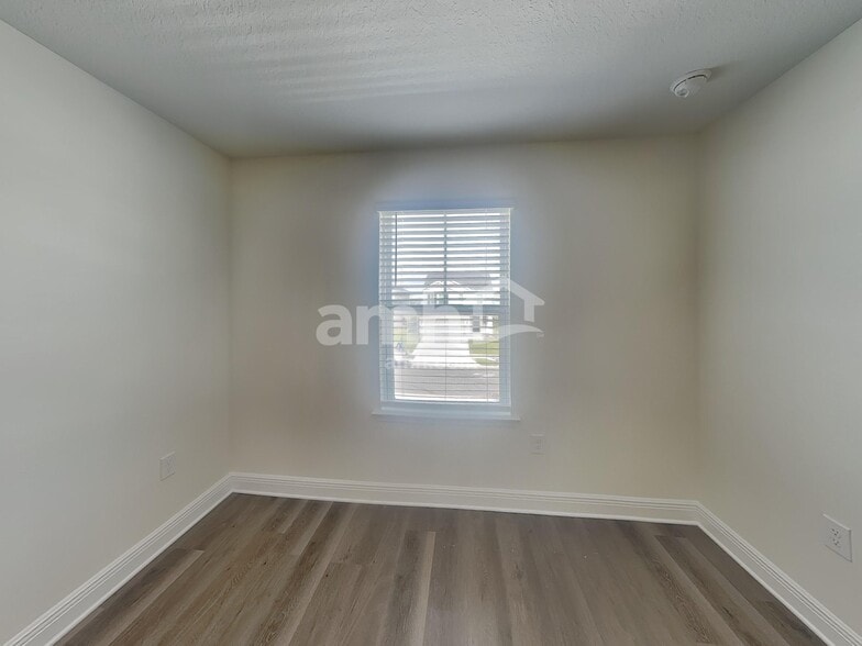 Building Photo - 5933 Sycamore Pl St