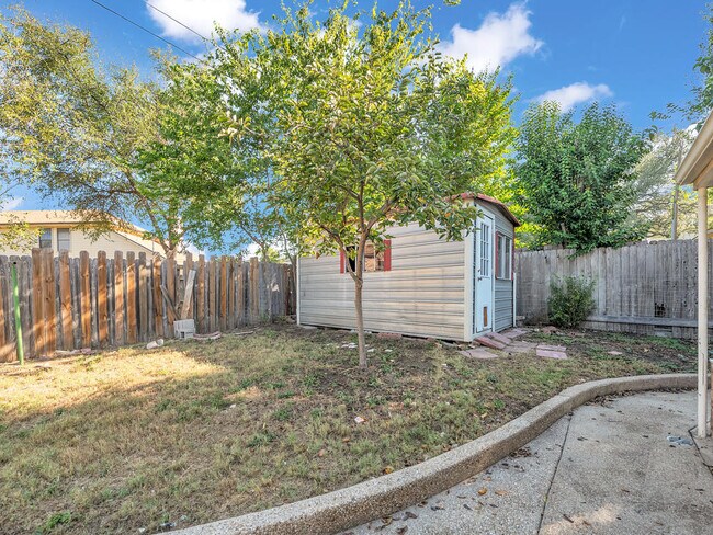 Building Photo - 307 Illinois Dr