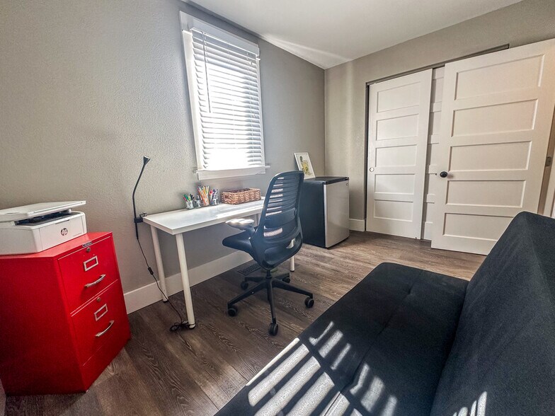 Building Photo - 5530 N Haight Ave