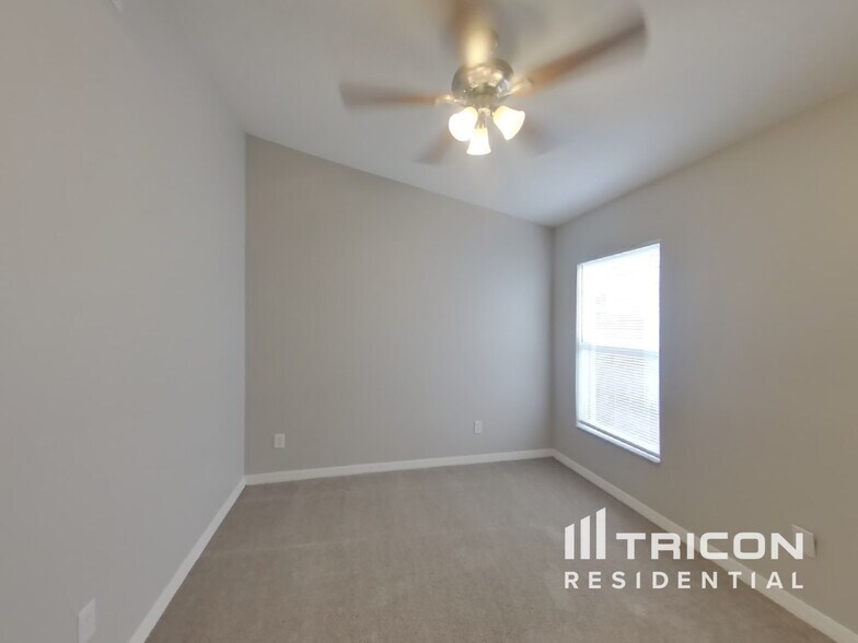 Building Photo - 1404 Marsh Wood Dr