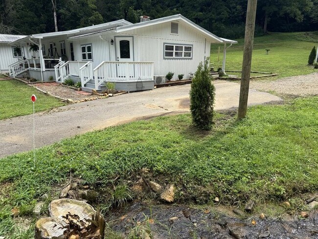 Building Photo - 1748 Allison Watts Rd