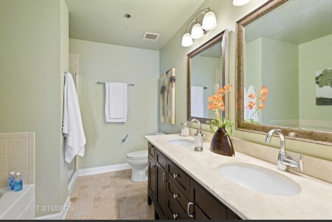 Master bathroom with separate shower and tub - 1529 S State St