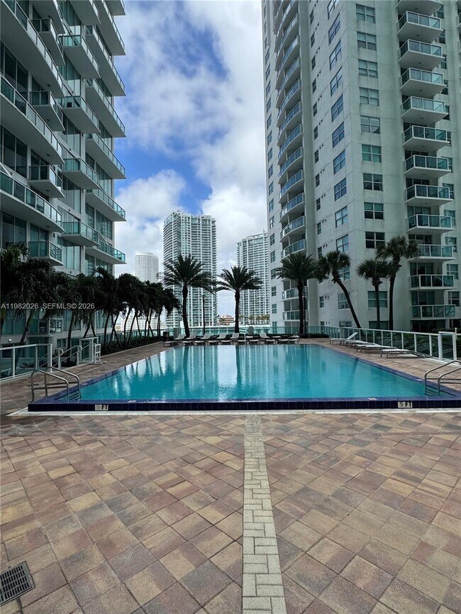 Building Photo - 31 SE 5th St