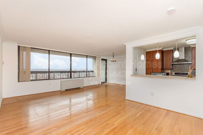 Building Photo - 3701 S George Mason Dr