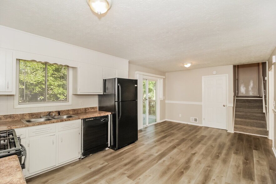 Building Photo - 7334 Mockingbird Ct