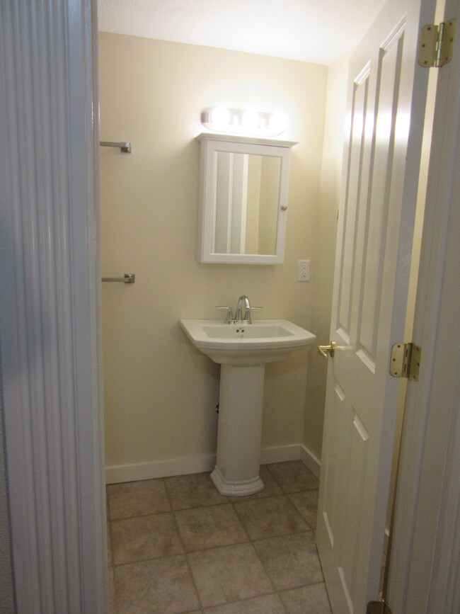 first floor bath - 105 W Vine St