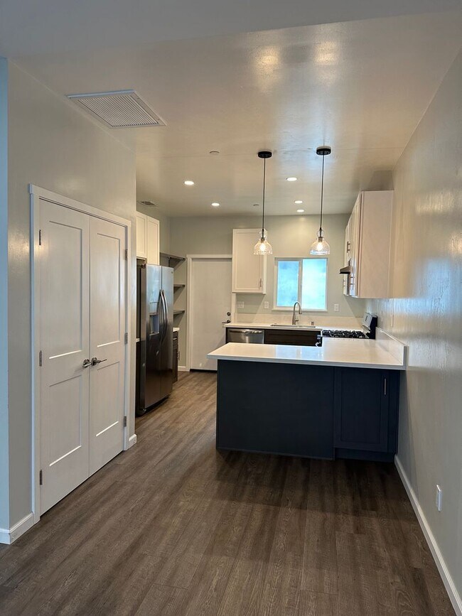Building Photo - Imperial Beach 2 bed/2 bath home