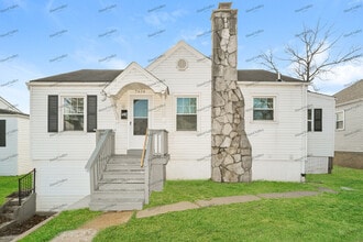 Building Photo - 7624 Stanwood Dr