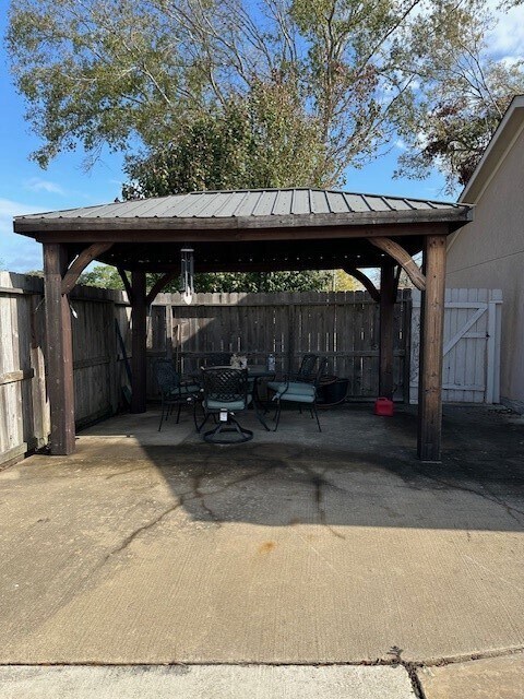 Building Photo - 12102 Fairbury Dr