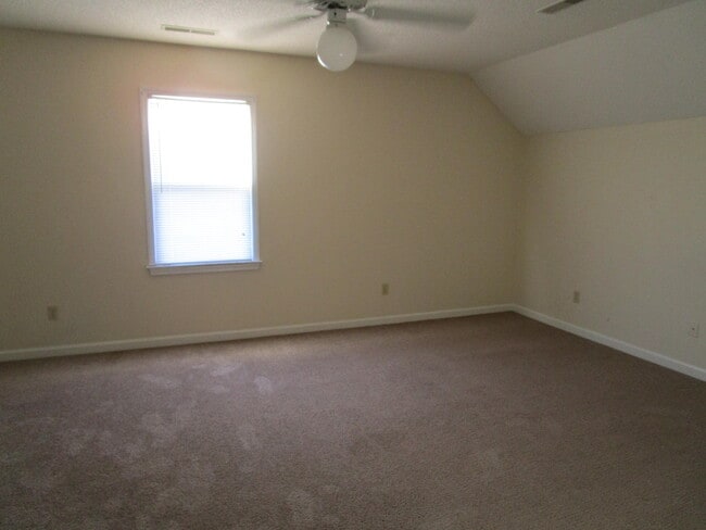 Building Photo - 2224 Preot St