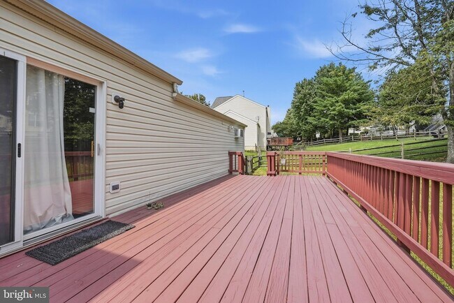 Building Photo - 9571 Basilwood Dr