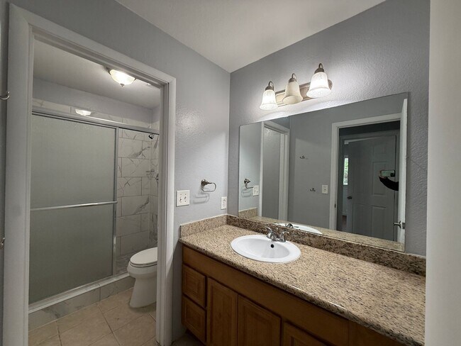 Building Photo - Bright Updated Single Story Home