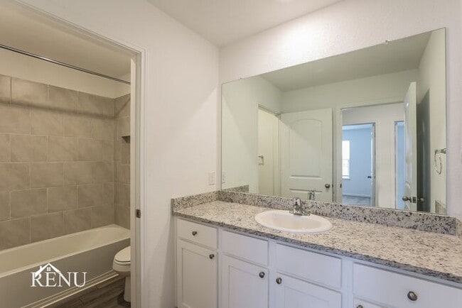 Building Photo - 2934 Jackson Smt